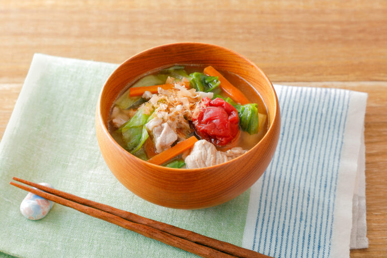シャキシャキレタスの梅豚汁_1