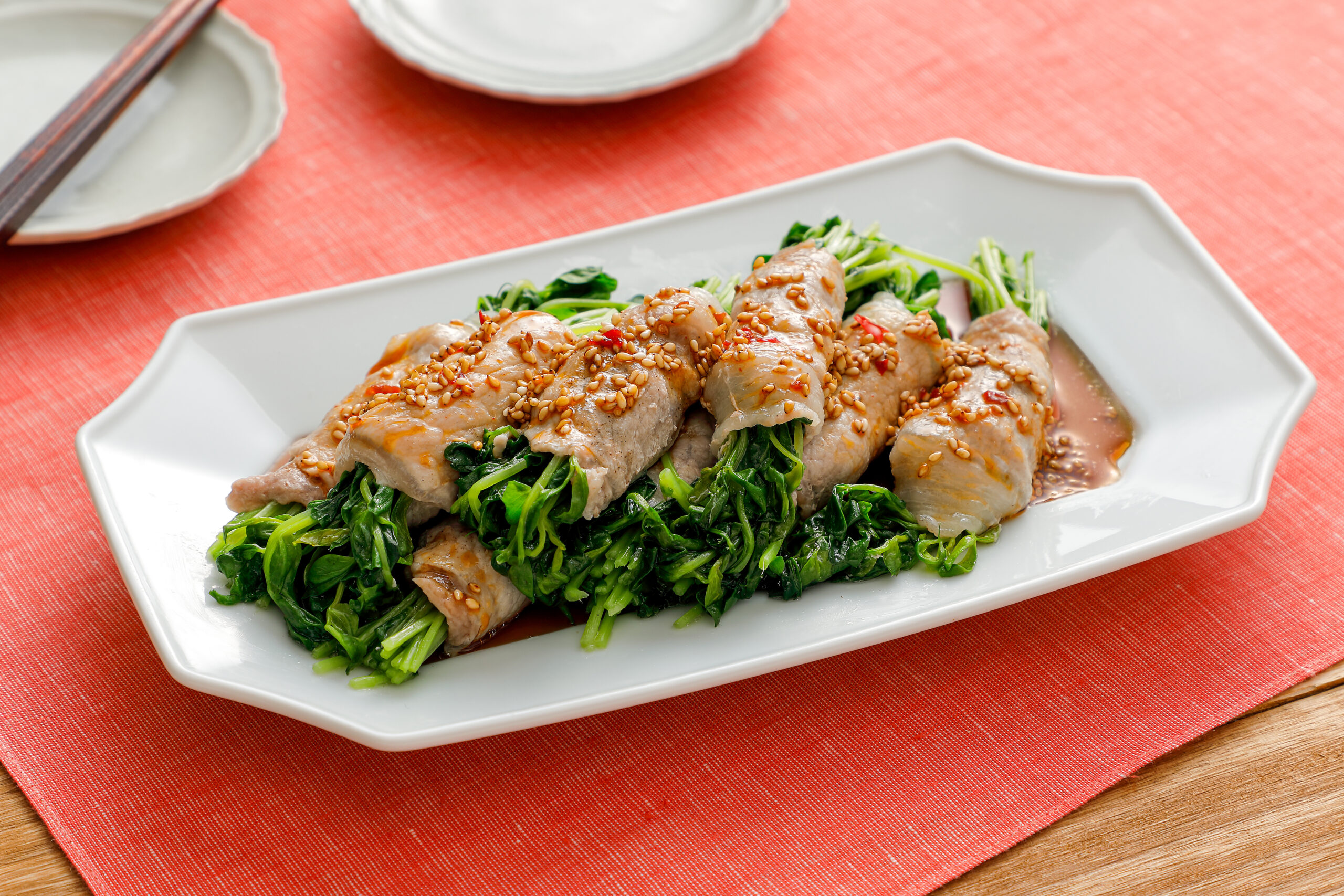 レンジで旨辛！豆苗肉巻き