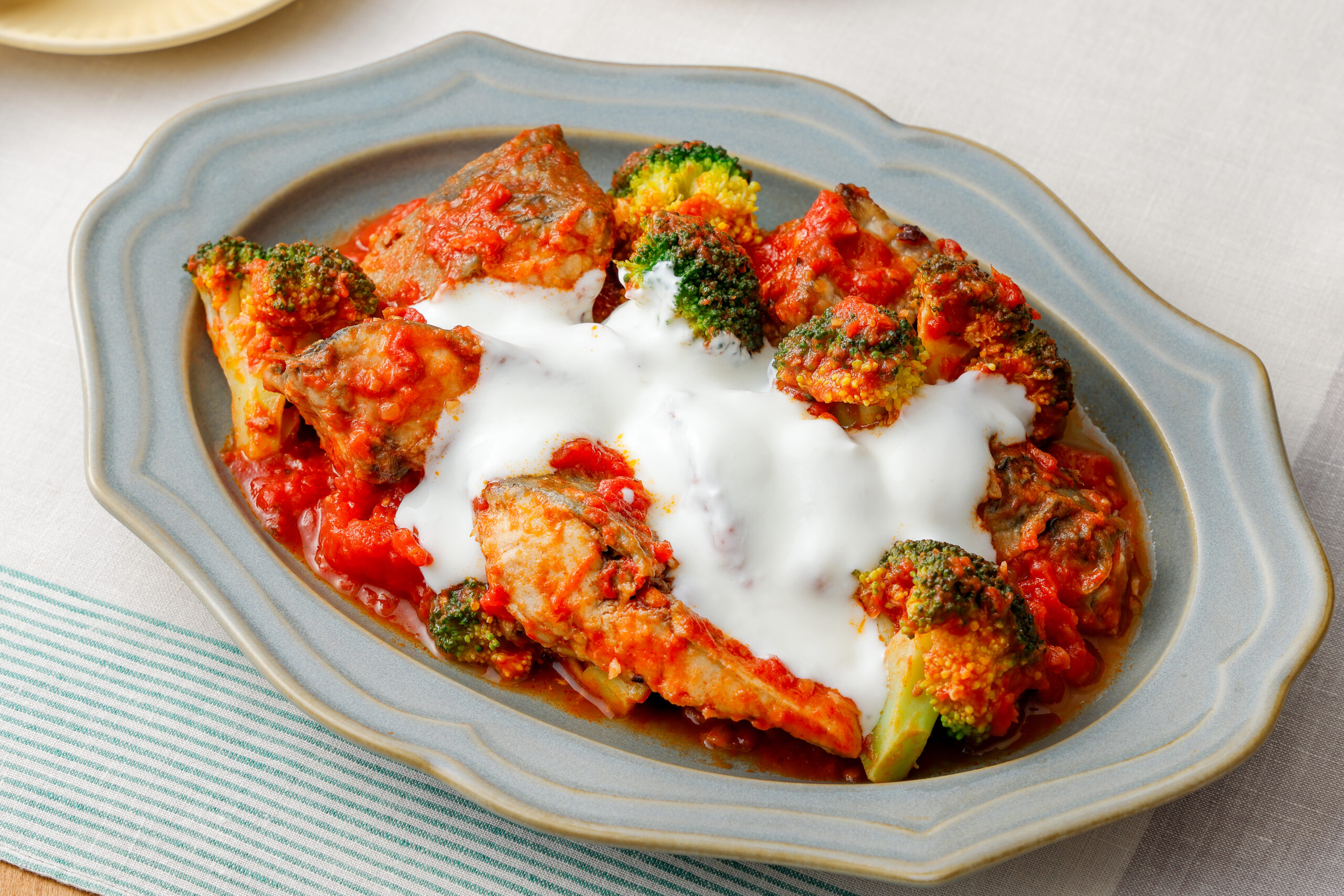 さばのトマト煮　ヨーグルトソースかけ_2