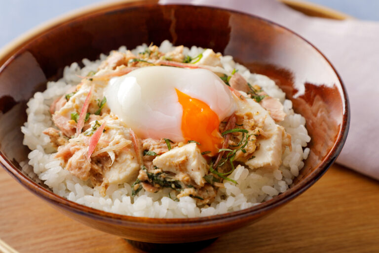 薬味たっぷり！ ツナと豆腐の温たまのっけ丼_3